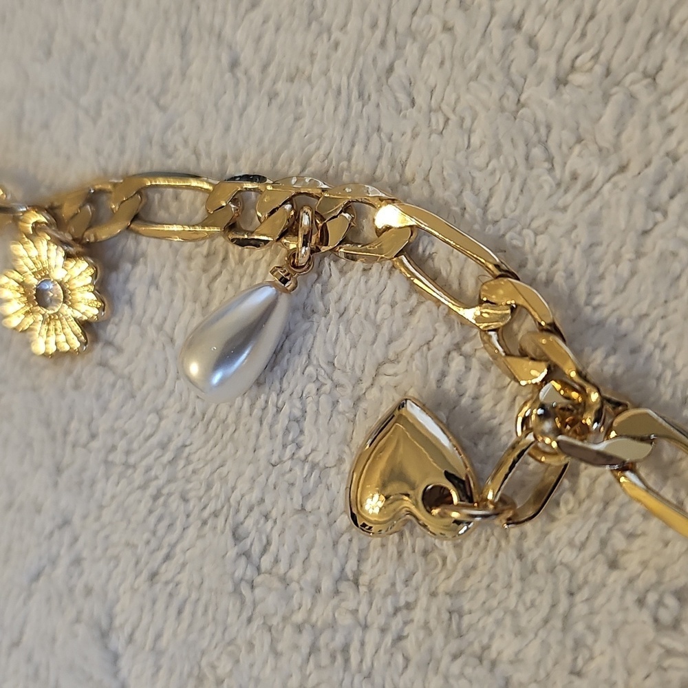 NWT On 34th Gold, Crystal, Pearl Mixed Charm Necklace Unique 18" - Picture 13 of 14